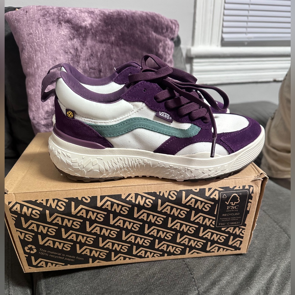 Vans Ultrarange Neo Vr3 Shoes, Womenâs 7.5 In The Color Marshmallow/Multi